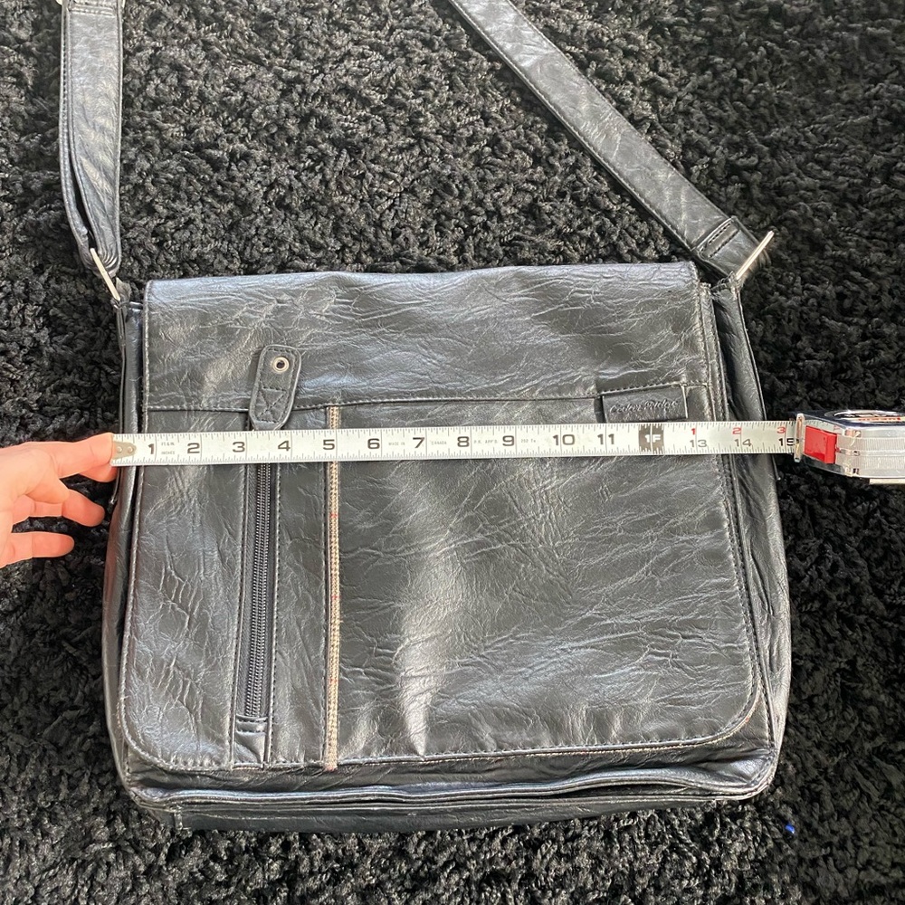 Cedat ridge faux leather messenger bag